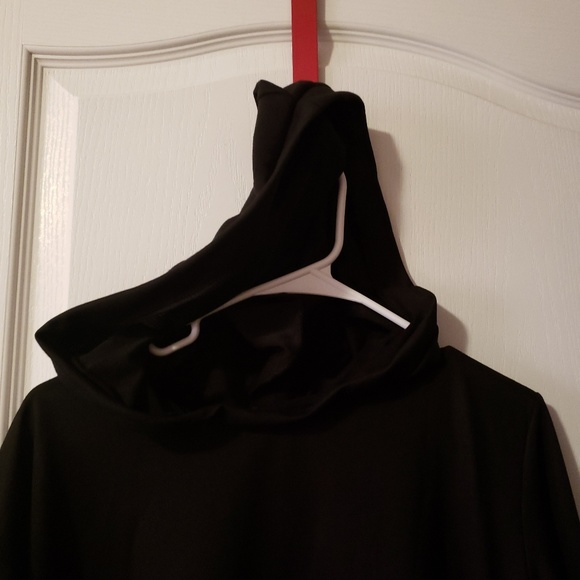 Womens cape hoodie - Picture 2 of 3